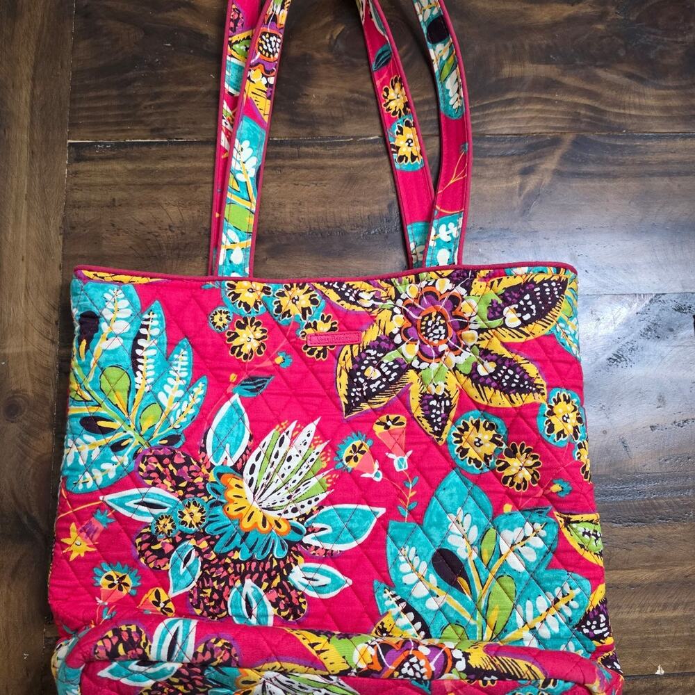Vera Bradley Quilted Cotton Tote Bag Pink Floral Pattern Magnetic Closure